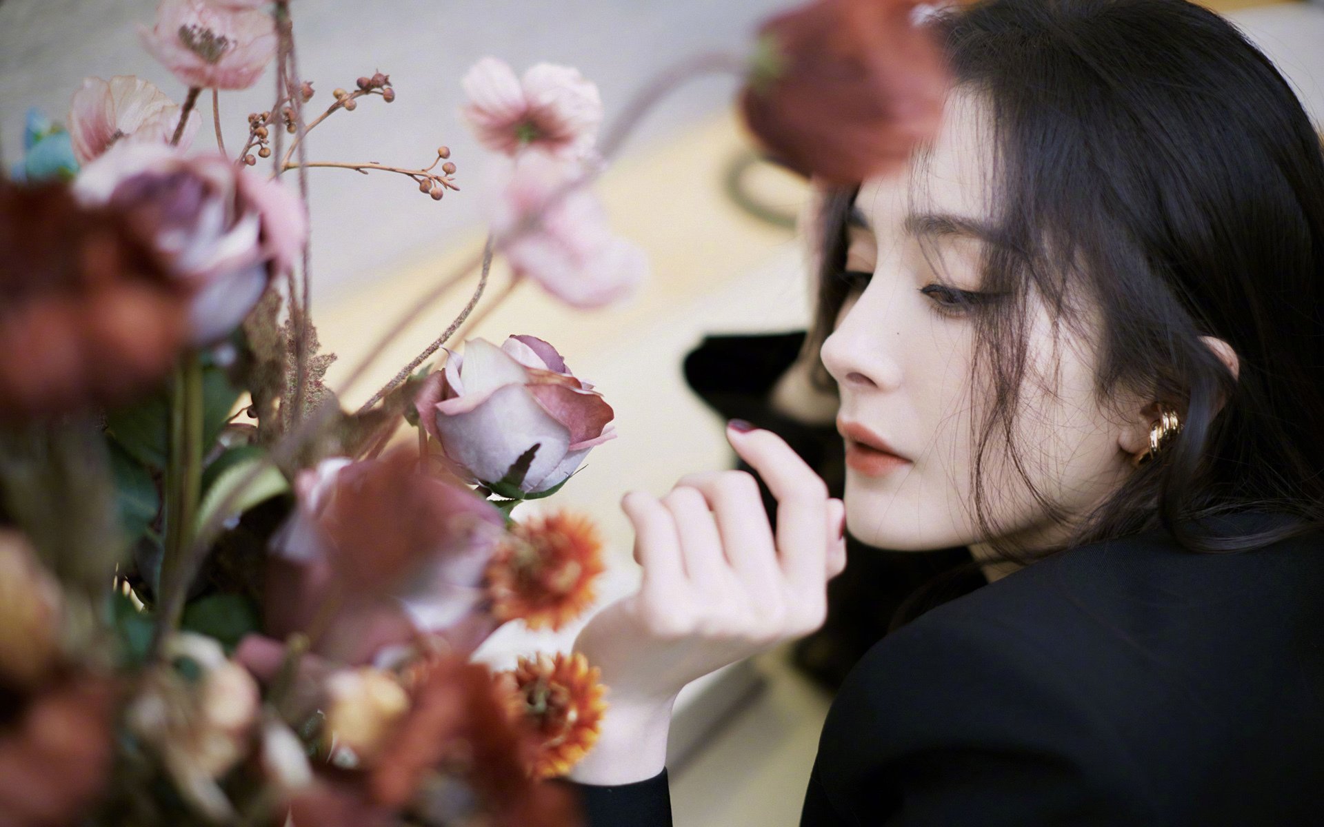 _比赛中的感人瞬间：逆境中的坚韧与拼搏_，比赛中激励人心的词语