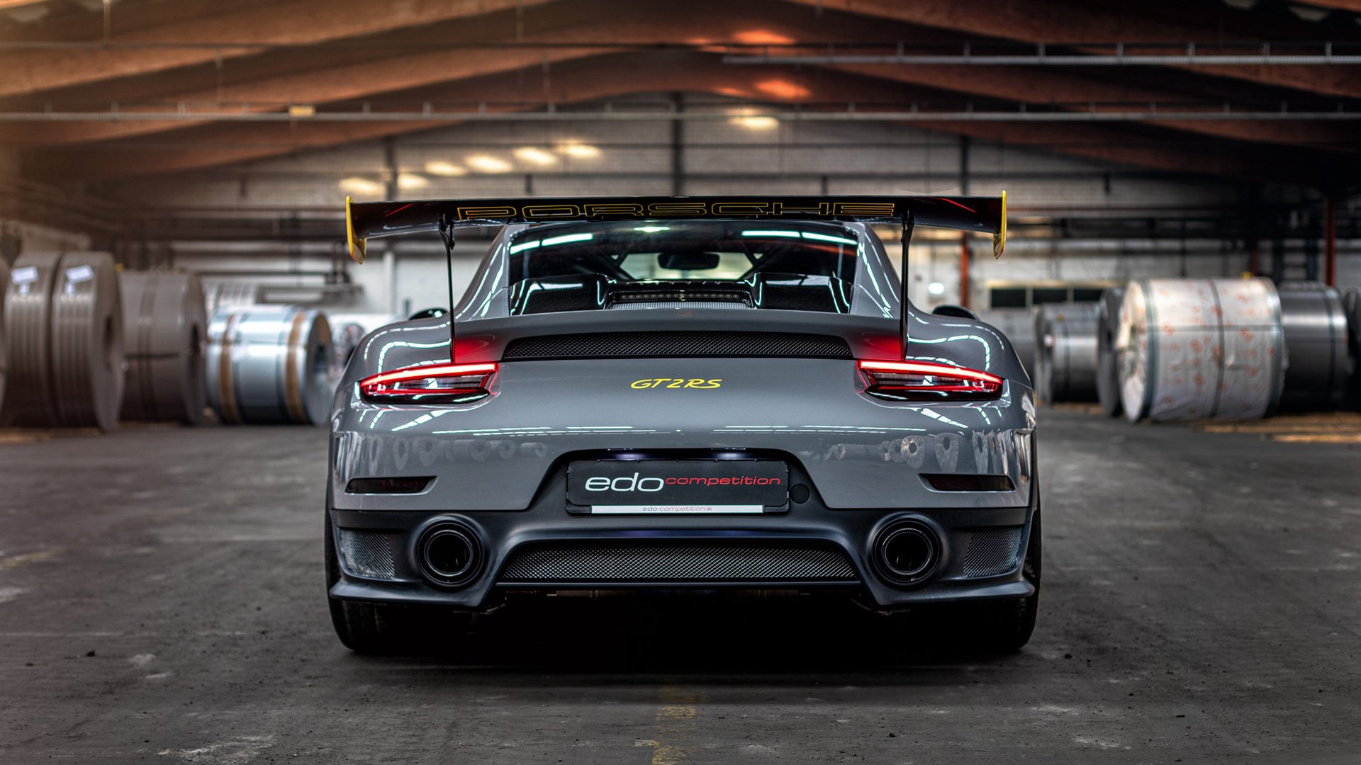 “羽毛球：简阳文体中心赛场的绝杀时刻令人热血沸腾”